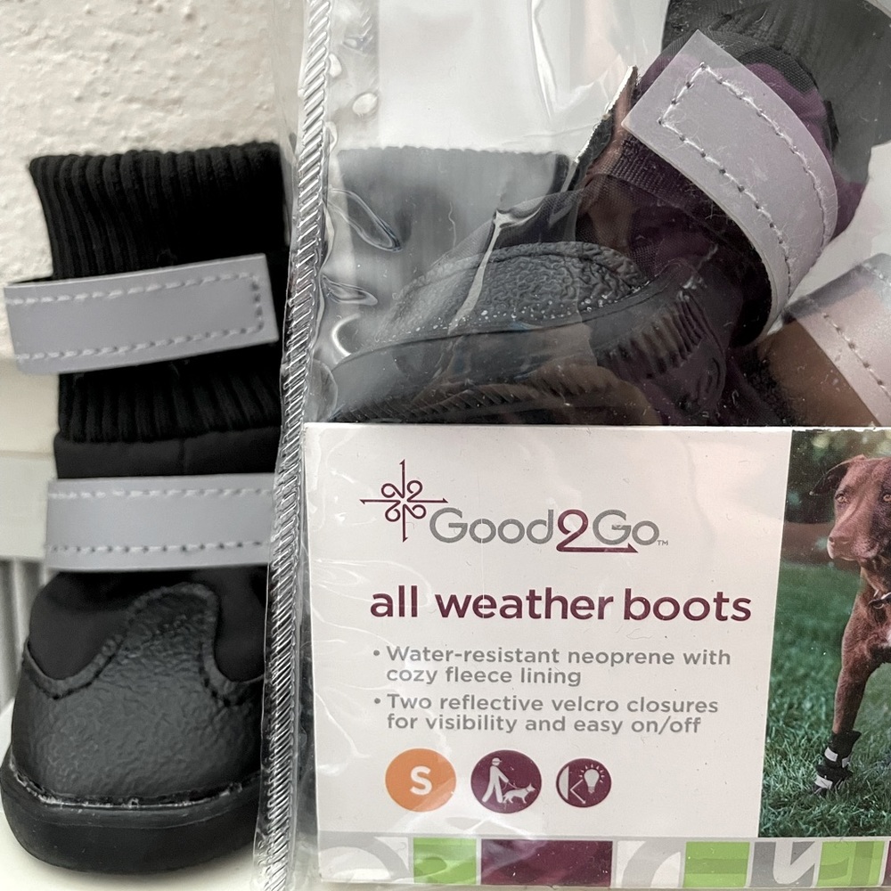 NWT All weather boots for dogs size small
